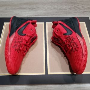 Nike Kyrie 3 Basketball Shoes